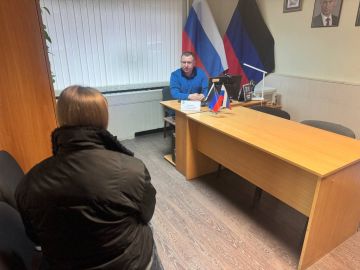 Приём граждан в общественной приёмной партии "Единая Россия" города Снежное