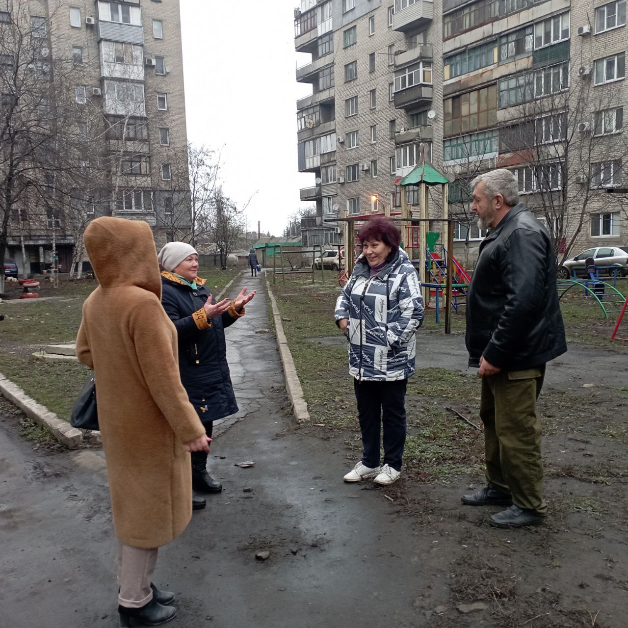 05 декабря 2025 года в Дебальцево депутат Дебальцевского городского совета от "Единой России" Андрей Ермолаев провел встречу с жителями и лично проверил работу котельной "Квартальная", обеспечивающей теплом множество... 05 декабря 2025 года в Дебальцево депутат Дебальцевского городского совета от "Единой России" Андрей Ермолаев провел встречу с жителями и лично проверил работу котельной "Квартальная", обеспечивающей теплом множество...