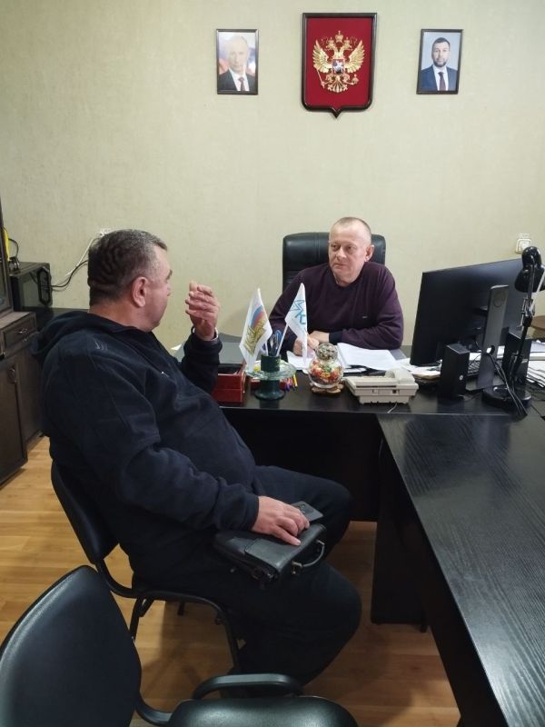 Провел встречу с сотрудниками отдела молодежной политики администрации Волновахского муниципального округа Провел встречу с сотрудниками отдела молодежной политики администрации Волновахского муниципального округа