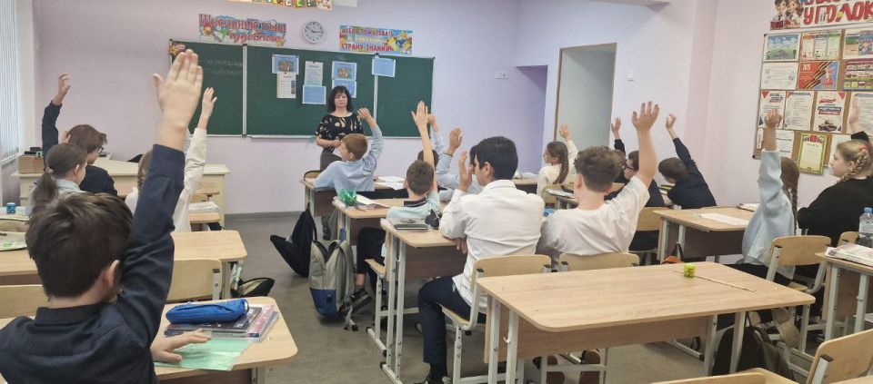 Права ребенка под надежной защитой: в Мариуполе прошло познавательное мероприятие по правовому воспитанию Права ребенка под надежной защитой: в Мариуполе прошло познавательное мероприятие по правовому воспитанию