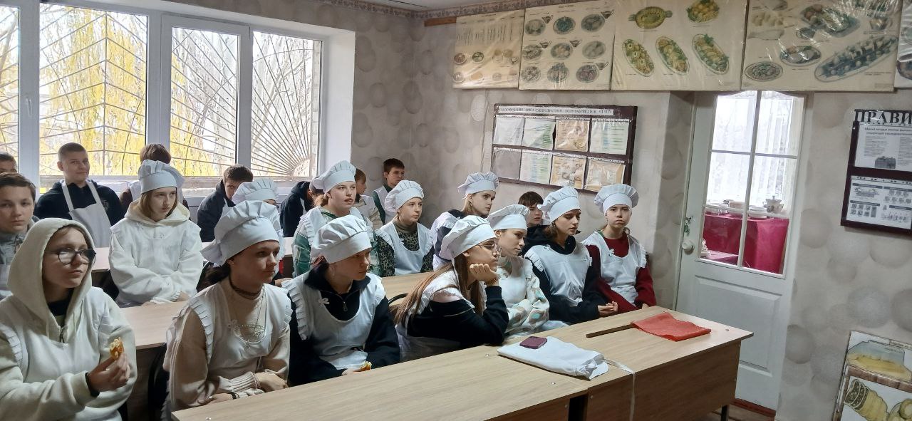 Путь к будущей профессии: юные гости в Ясиноватском многопрофильном техникуме