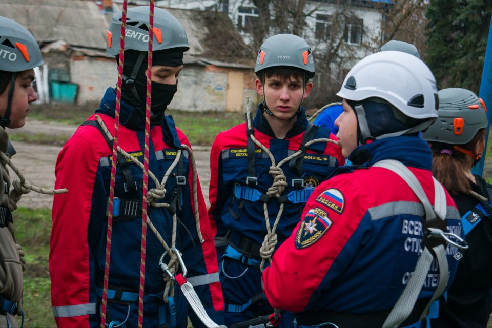 Добровольцы Донецкого РО ВСКС провели мастер-класс по высотной подготовке для студентов-спасателей из ГБПОУ «Донецкий профессионально-педагогический колледж» Добровольцы Донецкого РО ВСКС провели мастер-класс по высотной подготовке для студентов-спасателей из ГБПОУ «Донецкий профессионально-педагогический колледж»