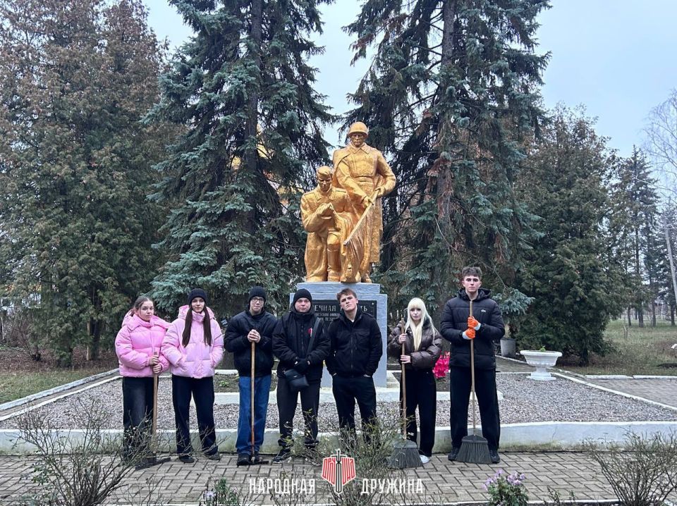 Чистый памятник — это символ уважения прошлому! Чистый памятник — это символ уважения прошлому!