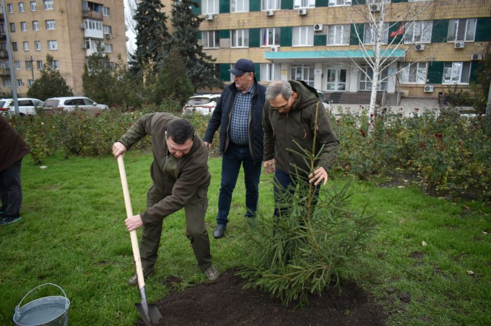 Игорь Лызов: Вместе с активной молодёжью, принял участие в реализации Акции «Сад Памяти» Игорь Лызов: Вместе с активной молодёжью, принял участие в реализации Акции «Сад Памяти»