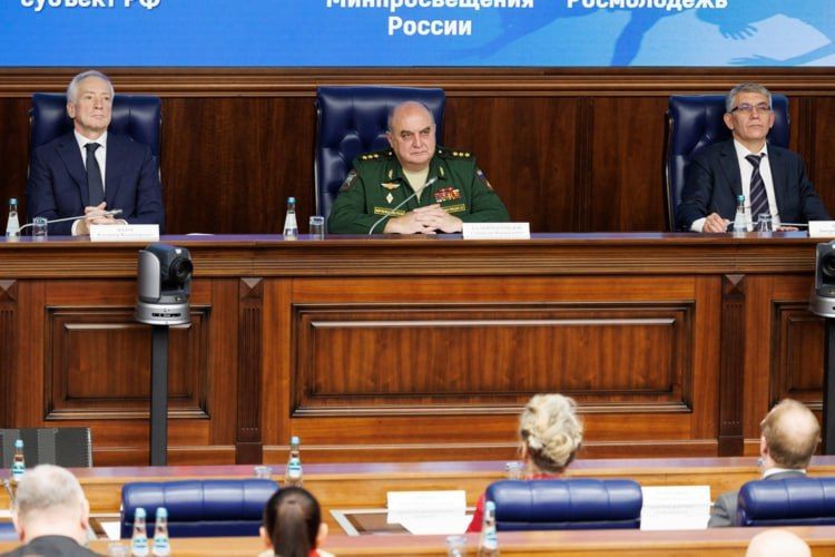 Заместитель Председателя Народного Совета Николай Сытов принял участие в XI Межведомственной научно-практической конференции «Армия и общество. Межведомственное взаимодействие в интересах укрепления обороны государства» Заместитель Председателя Народного Совета Николай Сытов принял участие в XI Межведомственной научно-практической конференции «Армия и общество. Межведомственное взаимодействие в интересах укрепления обороны государства»