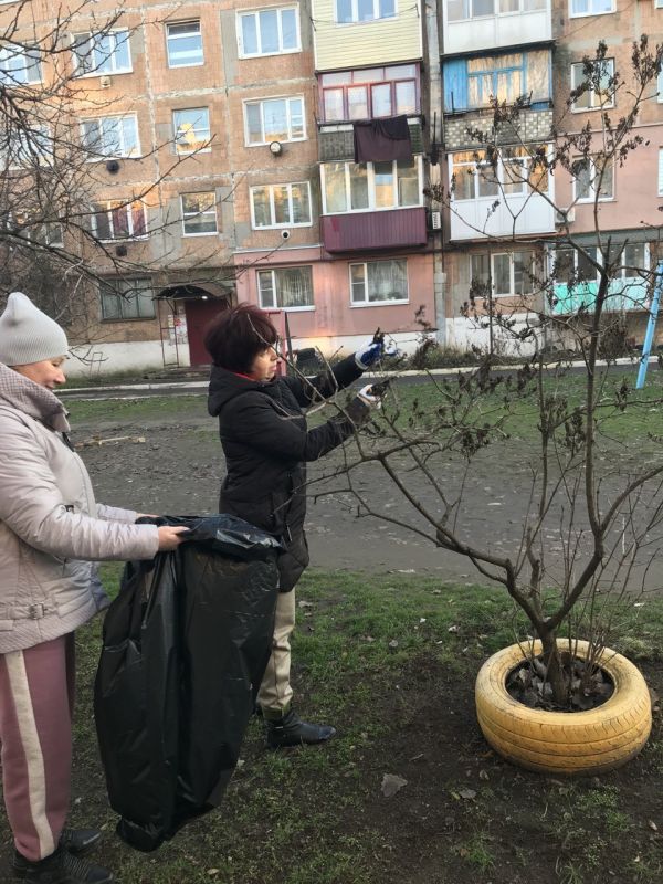 Участники ТОС «Мечта» Кировского вышли на субботник Участники ТОС «Мечта» Кировского вышли на субботник