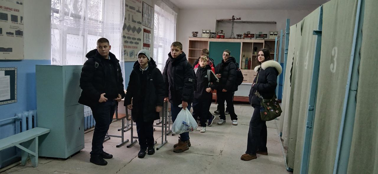 Путь к будущей профессии: юные гости в Ясиноватском многопрофильном техникуме Путь к будущей профессии: юные гости в Ясиноватском многопрофильном техникуме