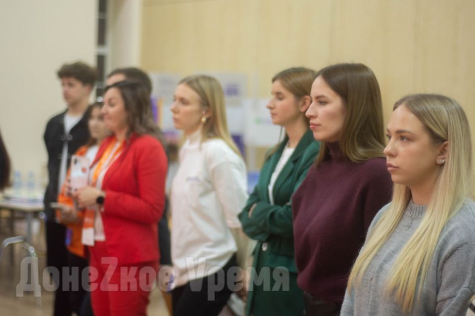 Исполнят заветные детские мечты: в Донецке стартовала благотворительная акция «Елка желаний» Исполнят заветные детские мечты: в Донецке стартовала благотворительная акция «Елка желаний»