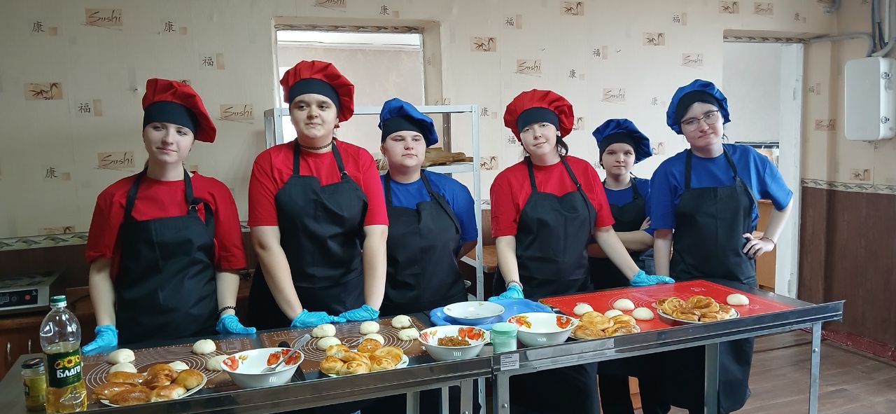 Путь к будущей профессии: юные гости в Ясиноватском многопрофильном техникуме Путь к будущей профессии: юные гости в Ясиноватском многопрофильном техникуме