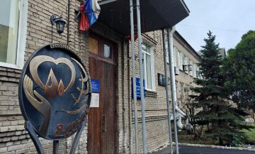 "    ,    ":      ""   