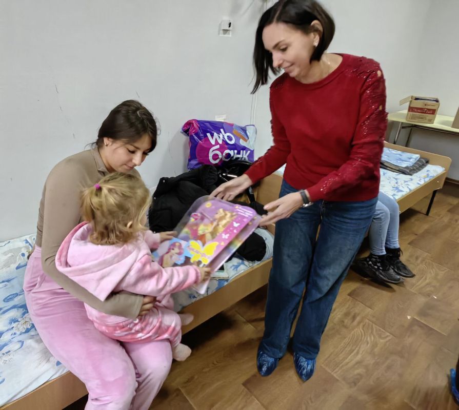 Сегодня передали подарки в рамках акции «Коробка храбрости» в детское отделение центральной больницы города Сегодня передали подарки в рамках акции «Коробка храбрости» в детское отделение центральной больницы города