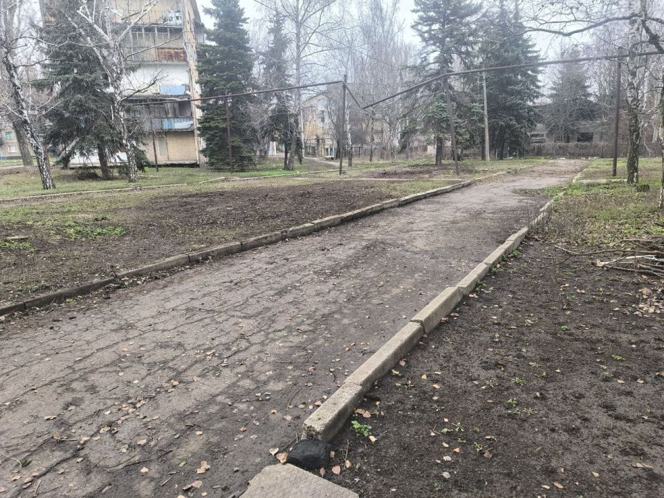 Чистота нашего поселка — в наших руках! Чистота нашего поселка — в наших руках!