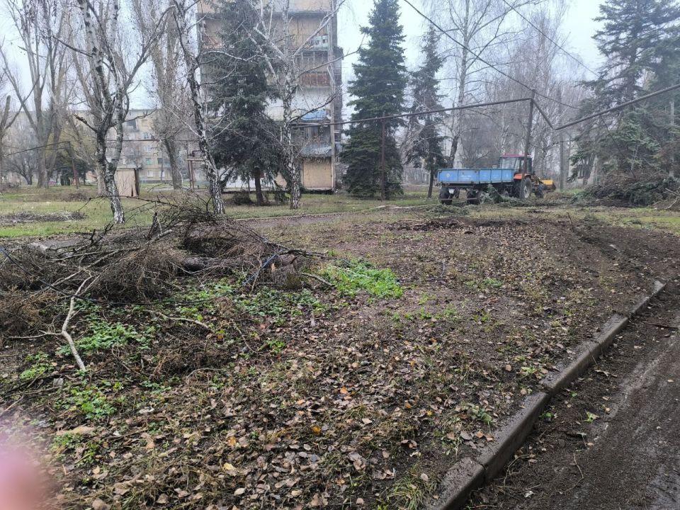 Чистота нашего поселка — в наших руках! Чистота нашего поселка — в наших руках!