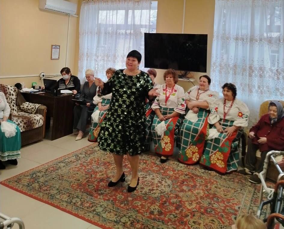 Особое внимание – старшему поколению