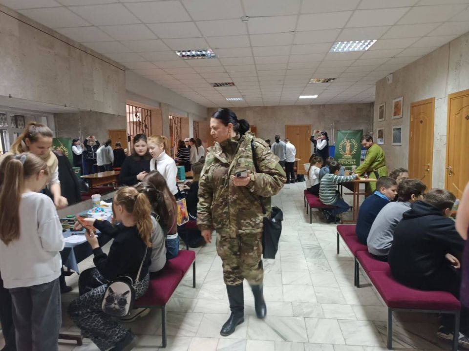 Снова посетили с детьми из семей военнослужащих мастер-классы «Путешествие в прошлое» в Донецке Снова посетили с детьми из семей военнослужащих мастер-классы «Путешествие в прошлое» в Донецке