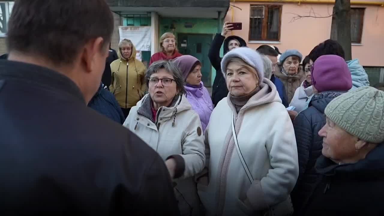 В доме № 92 на улице Краснозоринской по программе капремонтов приводят в порядок инженерные сети