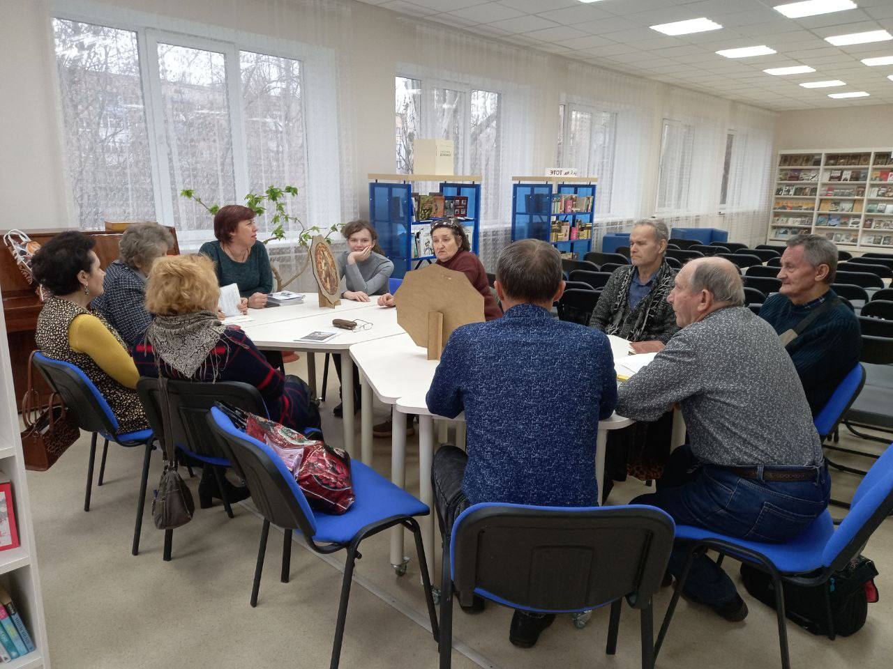 6 декабря в Центральной городской модельной библиотеке состоялось заседание литературно-поэтического клуба «Бригантина» 6 декабря в Центральной городской модельной библиотеке состоялось заседание литературно-поэтического клуба «Бригантина»