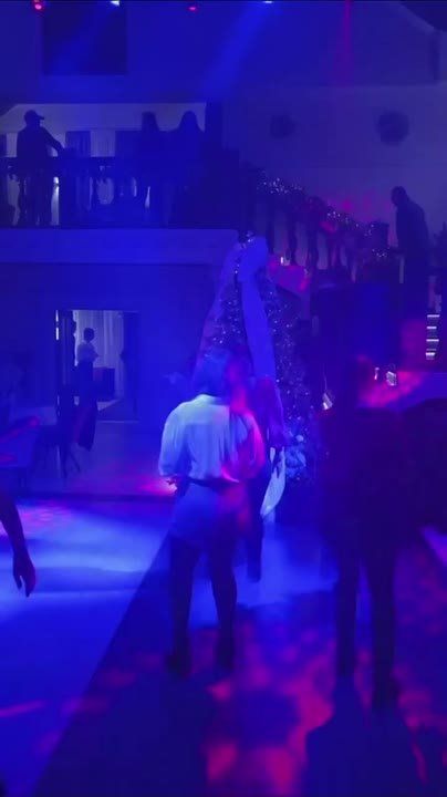 Тем временем в Макеевке народ уже готов ко встрече Нового года