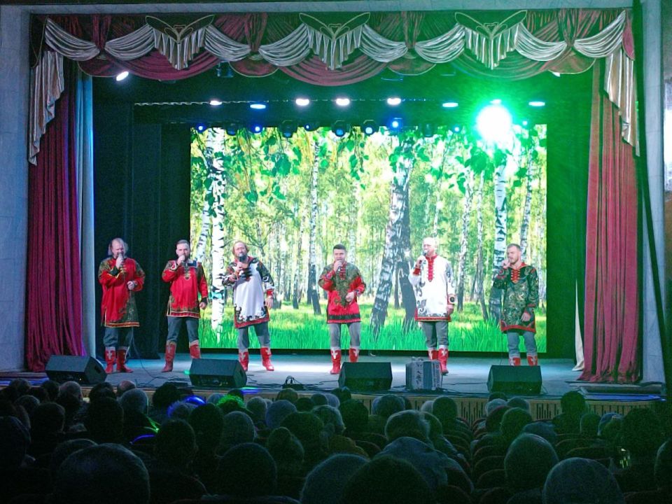 В Володарском Доме культуры состоялся концерт коллектива «Бабкины внуки»