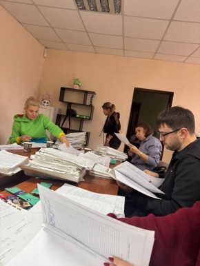 В Буденновском межрайонном суде г. Донецка кипит работа по приведению в порядок архива суда