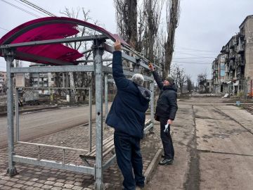 Александр Пеняев: Сегодня посетил Авдеевку.. В центре внимания подключение централизованного освещения и ремонт первоочередных остановочных павильонов.
