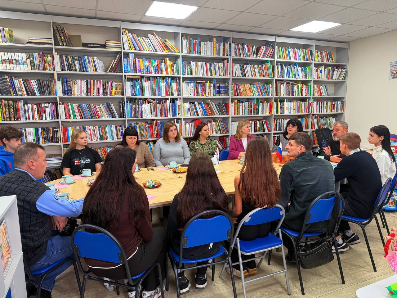 Добра много не бывает. В Международный день добровольца, который отмечается ежегодно 5 декабря, в Мангушском муниципальном округе состоялось трогательное и по-настоящему важное событие Добра много не бывает. В Международный день добровольца, который отмечается ежегодно 5 декабря, в Мангушском муниципальном округе состоялось трогательное и по-настоящему важное событие