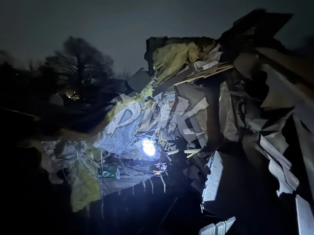 Иван Приходько: Разрушенный прямым попаданием снаряда ВФУ дом в посёлке Короленко (Центрально-Городской район Горловки) Иван Приходько: Разрушенный прямым попаданием снаряда ВФУ дом в посёлке Короленко (Центрально-Городской район Горловки)