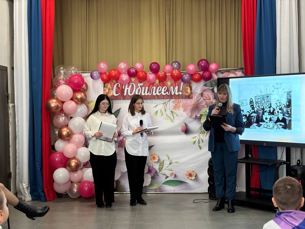 Шестьдесят лет в авангарде образования: Камышеватская школа отмечает юбилей Шестьдесят лет в авангарде образования: Камышеватская школа отмечает юбилей