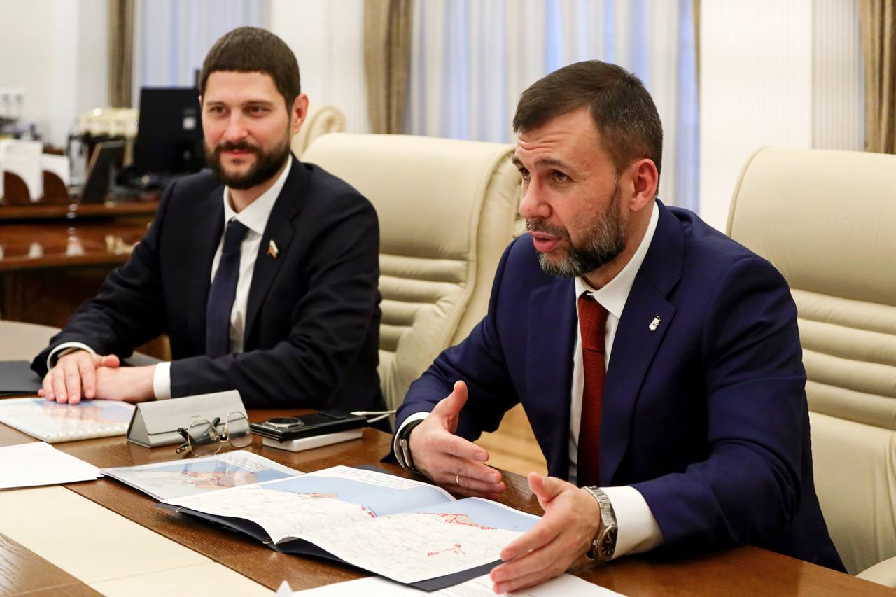 Александр Волошин: В ходе рабочей встречи с министром природных ресурсов и экологии России Александром Козловым и главой ДНР Денисом Пушилиным обсудили реализацию нацпроекта «Экологическое благополучие» в Республике Александр Волошин: В ходе рабочей встречи с министром природных ресурсов и экологии России Александром Козловым и главой ДНР Денисом Пушилиным обсудили реализацию нацпроекта «Экологическое благополучие» в Республике