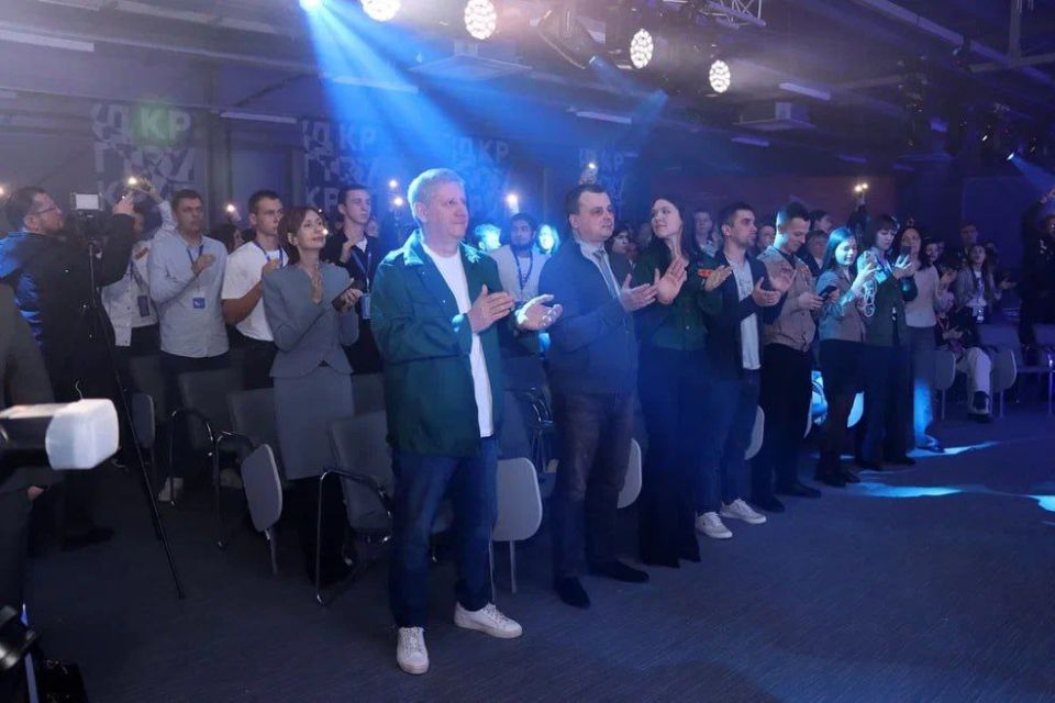 Андрей Чертков: Принял участие в работе слета студенческих отрядов Донецкой Народной Республики с говорящим названием – «Из поколения в поколение» Андрей Чертков: Принял участие в работе слета студенческих отрядов Донецкой Народной Республики с говорящим названием – «Из поколения в поколение»