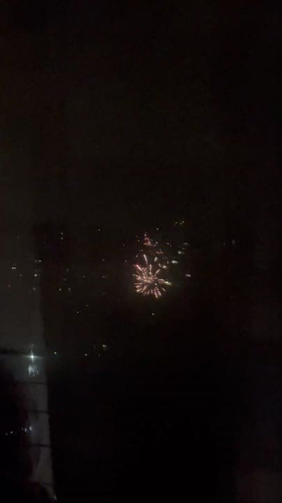 Салюты пускают прямо в Донецке