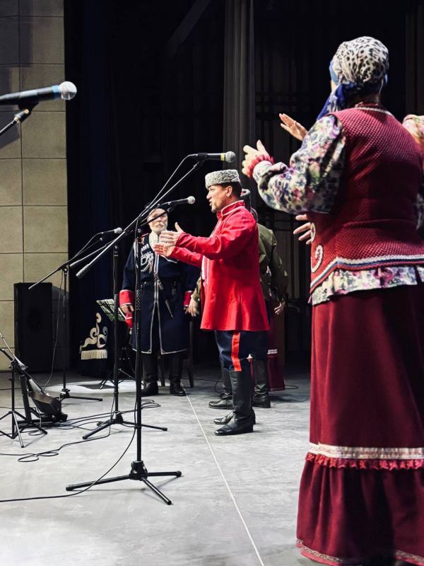 Ямальские казаки на сцене Волновахского ОДК им. Героя России В. А. Жоги Ямальские казаки на сцене Волновахского ОДК им. Героя России В. А. Жоги