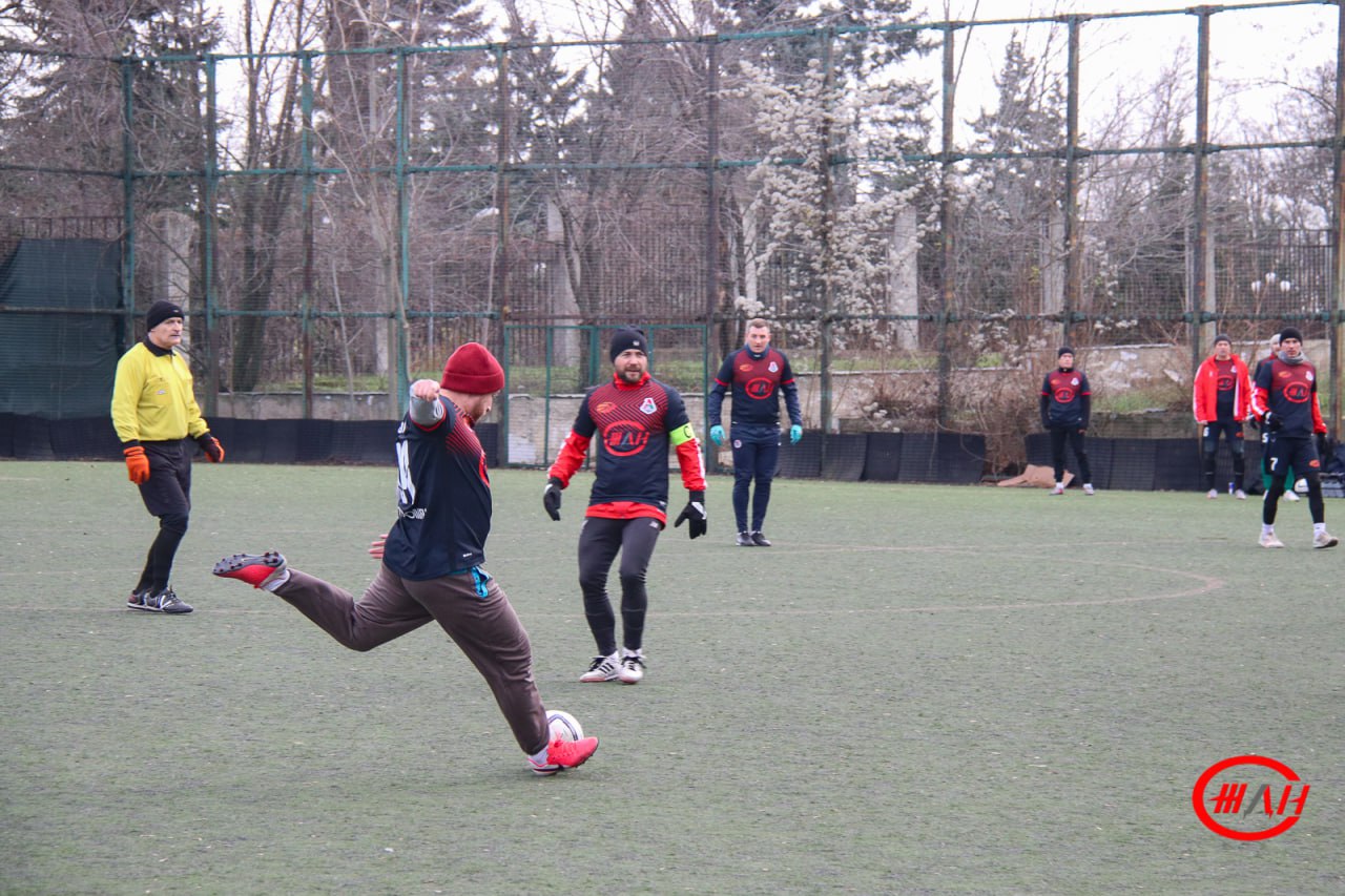 Сборная ФГУП «Железные дороги Новороссии» по футболу успешно дебютировала в Чемпионате ДНР! Сборная ФГУП «Железные дороги Новороссии» по футболу успешно дебютировала в Чемпионате ДНР!