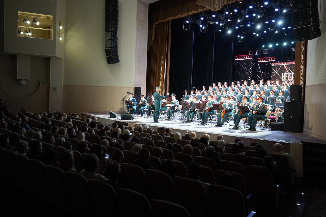 Михаил Желтяков: В преддверии Дня Героев Отечества на сцене Центра Славянской культуры выступил легендарный Академический ансамбль песни и пляски Российской Армии имени А.В. Александрова Михаил Желтяков: В преддверии Дня Героев Отечества на сцене Центра Славянской культуры выступил легендарный Академический ансамбль песни и пляски Российской Армии имени А.В. Александрова