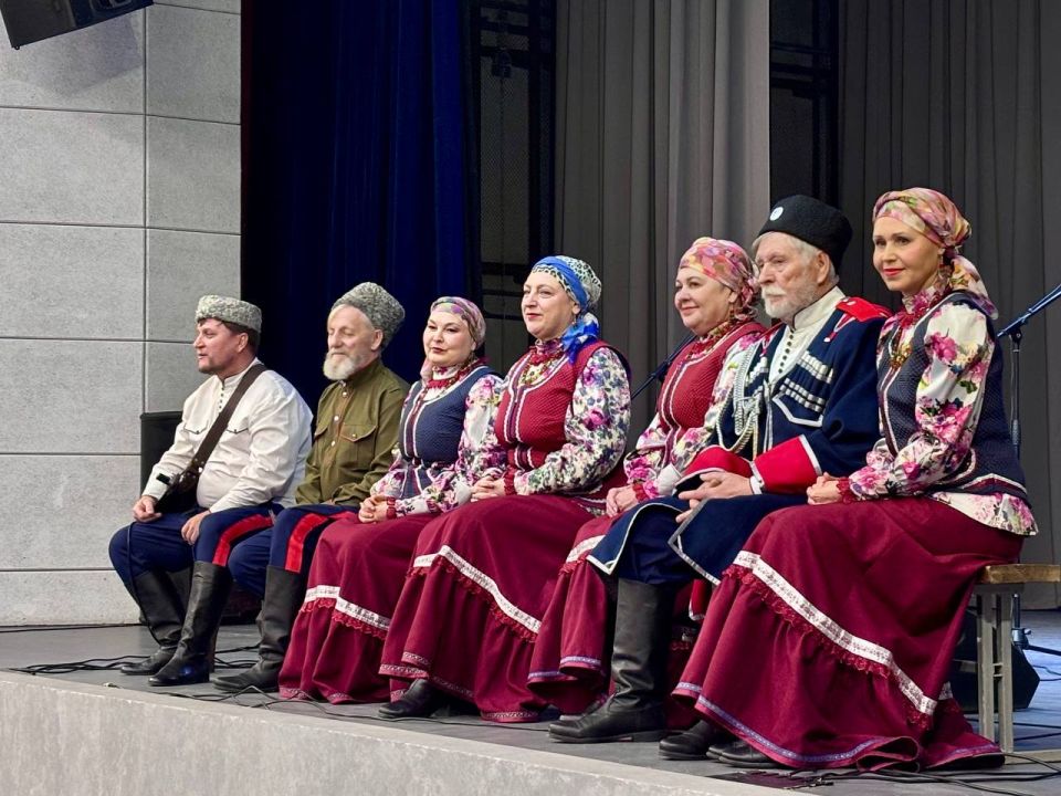 Сотрудники Волновахского ОДК им. Героя России В. А. Жоги с большим удовольствием приняли участие в творческой встрече с Ямальскими казаками Сотрудники Волновахского ОДК им. Героя России В. А. Жоги с большим удовольствием приняли участие в творческой встрече с Ямальскими казаками