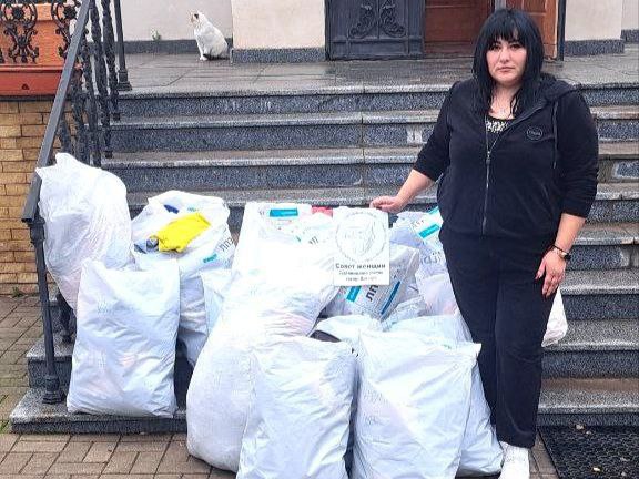 Идём дорогою добра!. Актив Женского движения Единой России в Будённовском районе и 183-й партийной первички уделяет постоянное внимание семьям, которые находятся в пунктах временного размещения после эвакуации с недавно... Идём дорогою добра!. Актив Женского движения Единой России в Будённовском районе и 183-й партийной первички уделяет постоянное внимание семьям, которые находятся в пунктах временного размещения после эвакуации с недавно...