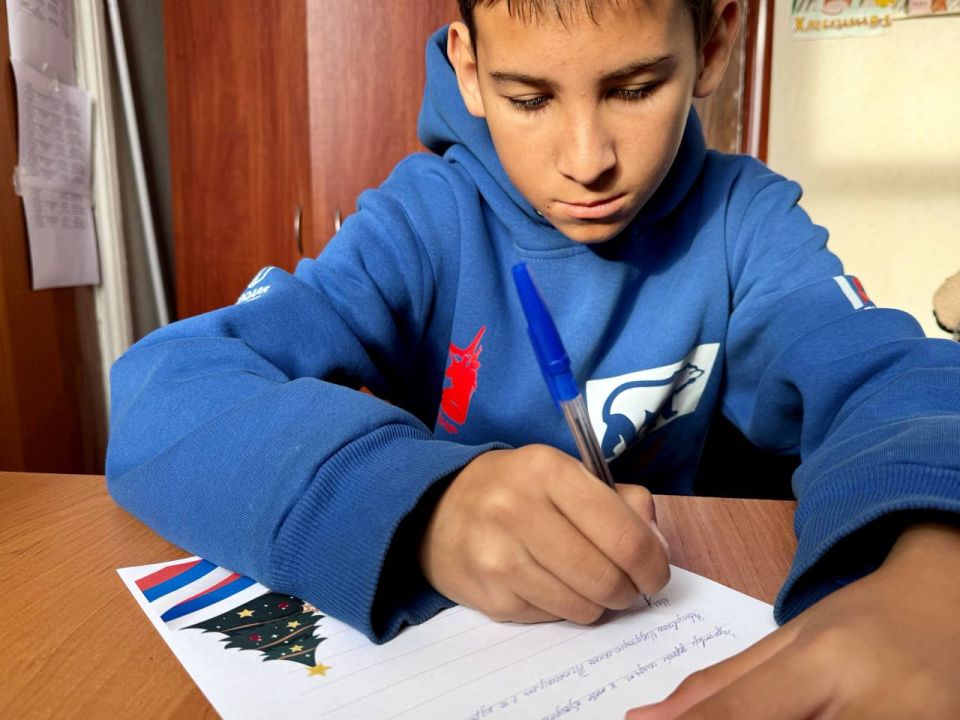 Новогодние пожелания для наших солдат созданы с теплотой и уважением Новогодние пожелания для наших солдат созданы с теплотой и уважением