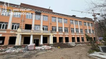 Продолжаются работы по восстановлению городского лицея Мариуполя