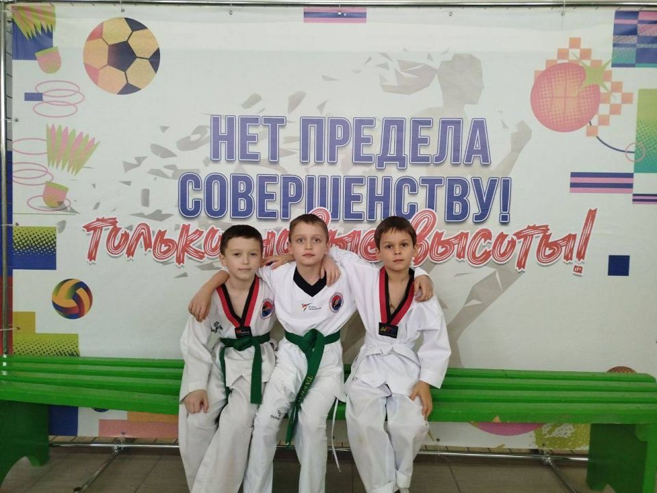 Фестиваль цветных поясов. Самые молодые спортсмены команды СК "Инсайт" (2015-2018), 6 декабря 2025 года, приняли участие в Фестивале цветных поясов по тхэквондо, приуроченный Дню Героев Отечества в г. Луганске , ЛНР Фестиваль цветных поясов. Самые молодые спортсмены команды СК "Инсайт" (2015-2018), 6 декабря 2025 года, приняли участие в Фестивале цветных поясов по тхэквондо, приуроченный Дню Героев Отечества в г. Луганске , ЛНР