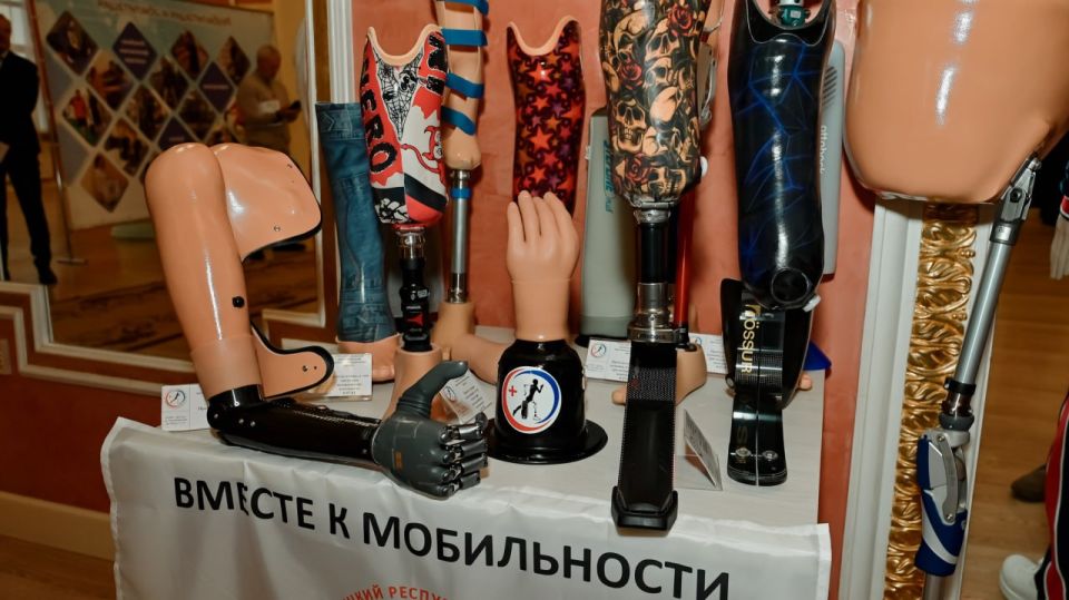 Юрий Покинтелица: Коллеги, друзья!. От всей души поздравляю коллектив Донецкого республиканского протезно-ортопедического центра с 80-летием нашего центра! Ваша работа - это ежедневный труд во имя самой важной цели:... Юрий Покинтелица: Коллеги, друзья!. От всей души поздравляю коллектив Донецкого республиканского протезно-ортопедического центра с 80-летием нашего центра! Ваша работа - это ежедневный труд во имя самой важной цели:...