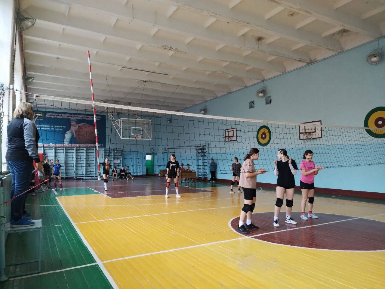 6 декабря в спортивном зале ГБОУ «СШ №22 г.о. Харцызск» прошёл мини-турнир по волейболу среди девочек 2012-2013 года рождения 6 декабря в спортивном зале ГБОУ «СШ №22 г.о. Харцызск» прошёл мини-турнир по волейболу среди девочек 2012-2013 года рождения