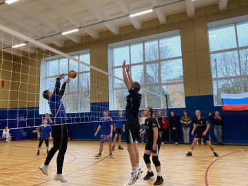 7 декабря состоялся финал открытого турнира по волейболу среди юношей образовательных учреждений Новоазовского муниципального округа, в рамках проекта «Детский спорт» партии Единая Россия