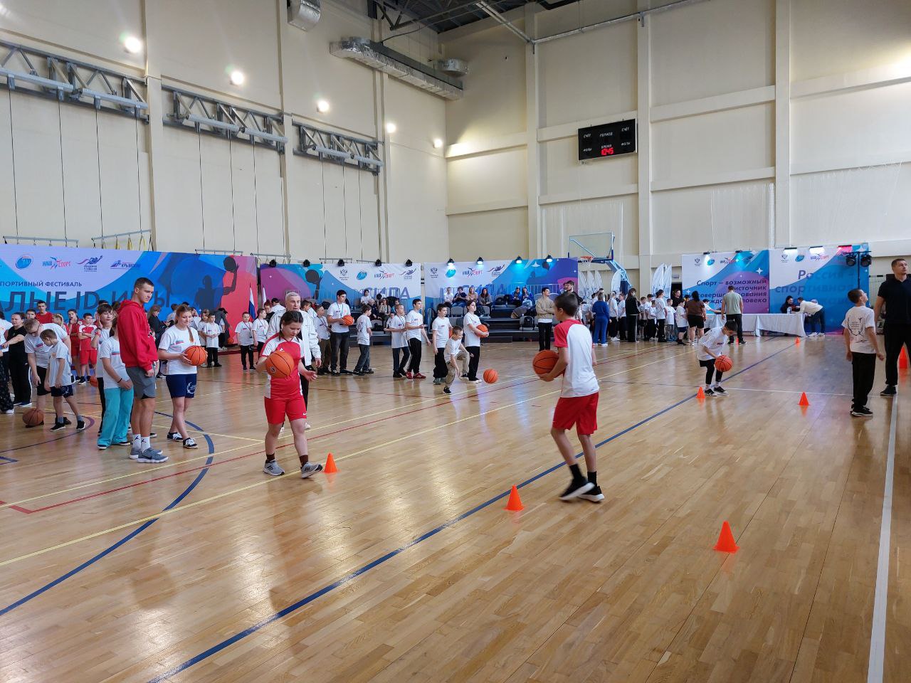 В Алуште с 1 по 7 декабря 2025 года успешно прошел детский спортивный фестиваль «Малые ID-игры» В Алуште с 1 по 7 декабря 2025 года успешно прошел детский спортивный фестиваль «Малые ID-игры»