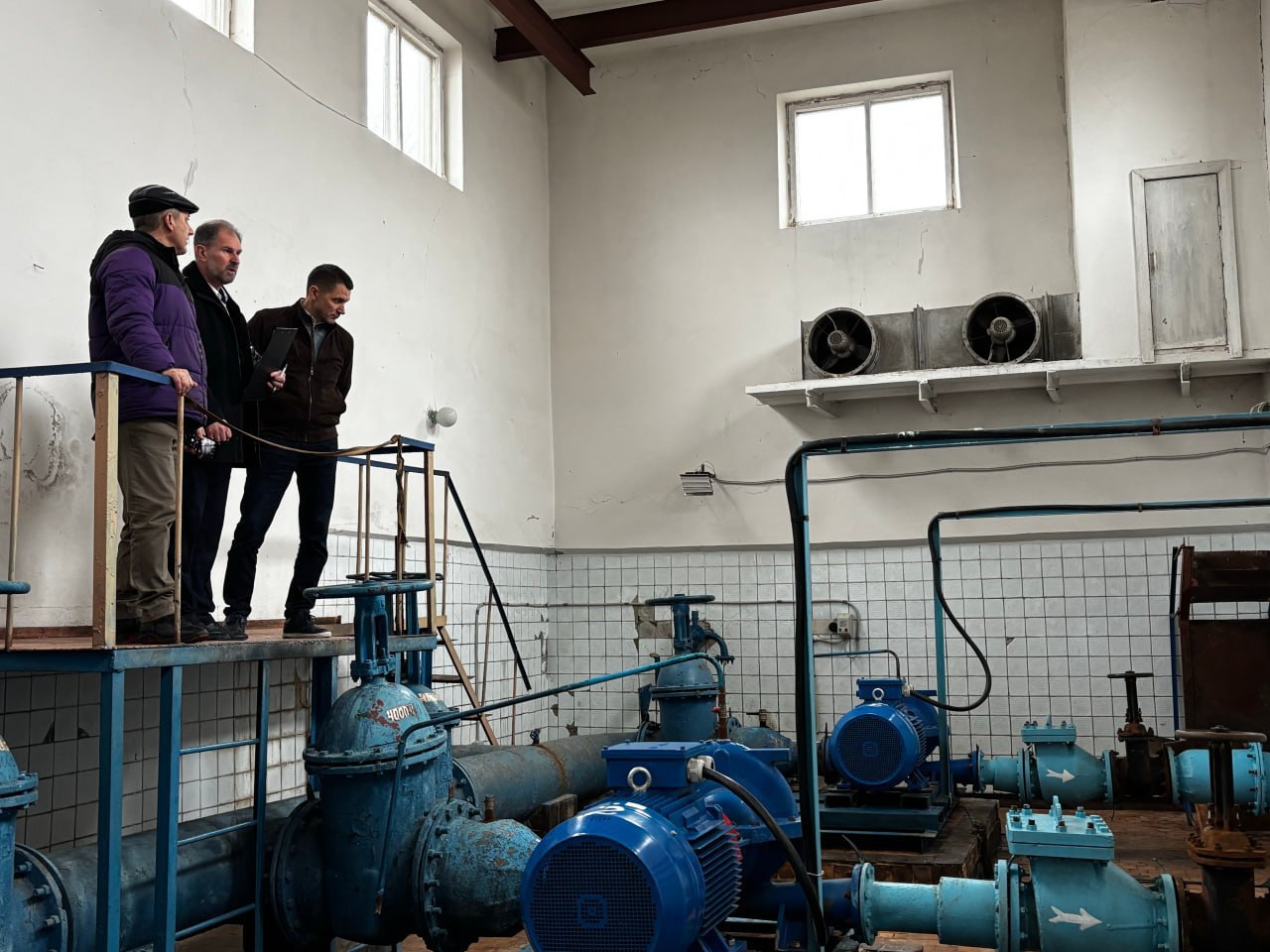 На водопроводной насосной станции в Иловайске полностью обновили оборудование: заменили насосные агрегаты и запорную арматуру и установили частотные преобразователи