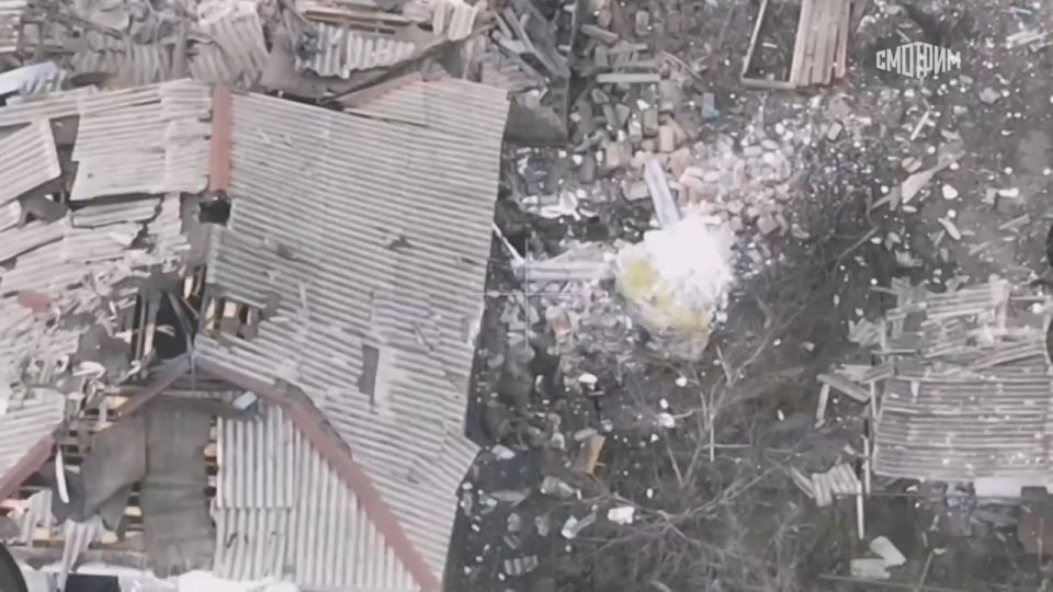 Минобороны РФ опубликовало кадры из освобожденного в ДНР села Ровное