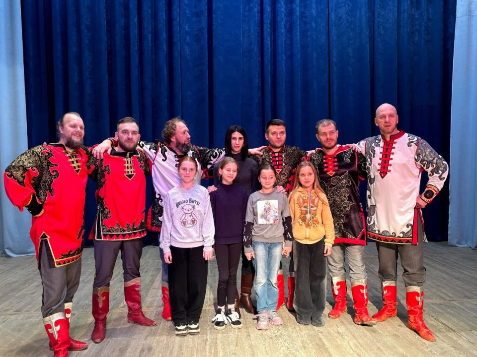 Николай Михайлов: В городе Комсомольское прошел концерт ансамбля «Бабкины Внуки»