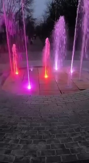 Евгений Поплавский: В Парке культуры и отдыха имени А.П. Чехова в тестовом режиме был запущен фонтан