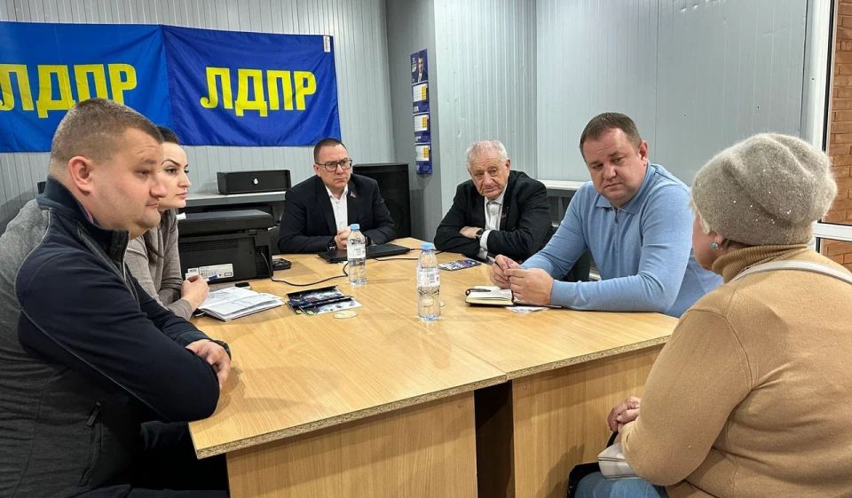 На оперативном совещании Глава ДНР Денис Пушилин принял отчет о проделанной работе На оперативном совещании Глава ДНР Денис Пушилин принял отчет о проделанной работе