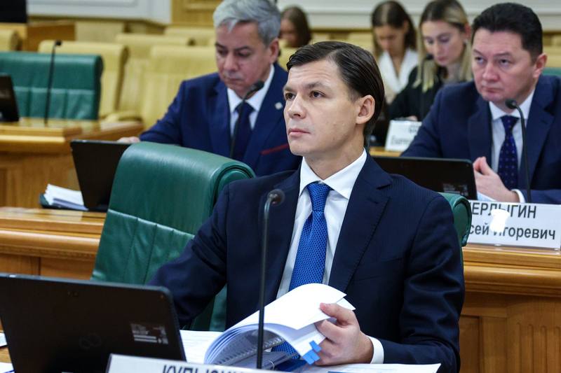 Александр Волошин: #работа_в_СФ. Сегодня в Совете Федерации под председательством Андрея Анатольевича Шевченко прошло очередное заседание Комитета по федеративному устройству, региональной политике, местному самоуправлению и... Александр Волошин: #работа_в_СФ. Сегодня в Совете Федерации под председательством Андрея Анатольевича Шевченко прошло очередное заседание Комитета по федеративному устройству, региональной политике, местному самоуправлению и...