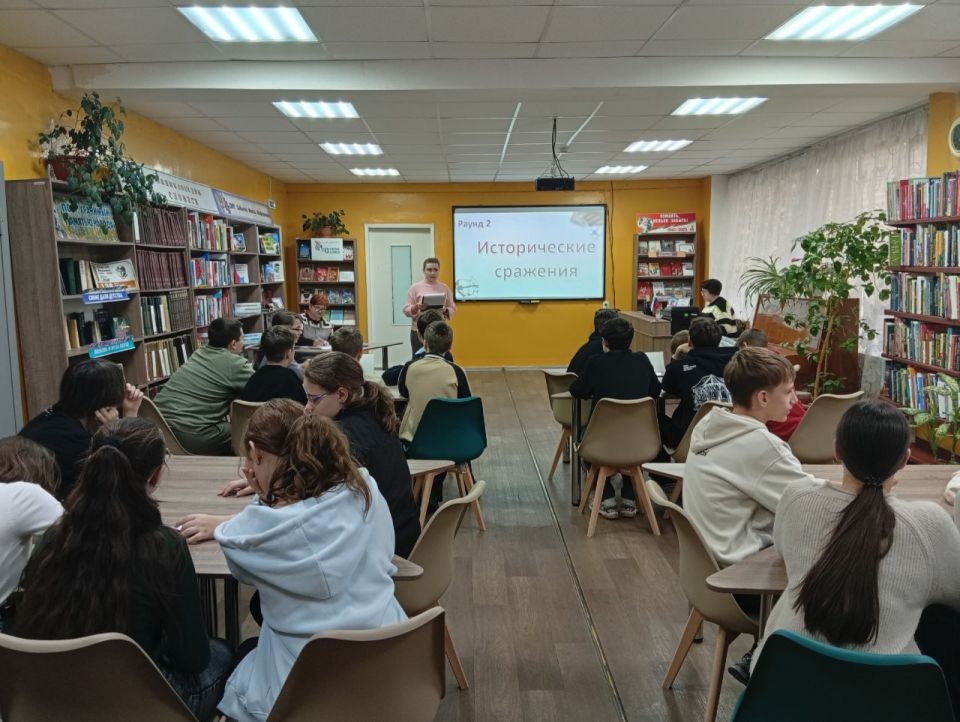 В библиотеке Кировского прошла патриотическая игра-викторина «Страницы воинской славы» В библиотеке Кировского прошла патриотическая игра-викторина «Страницы воинской славы»